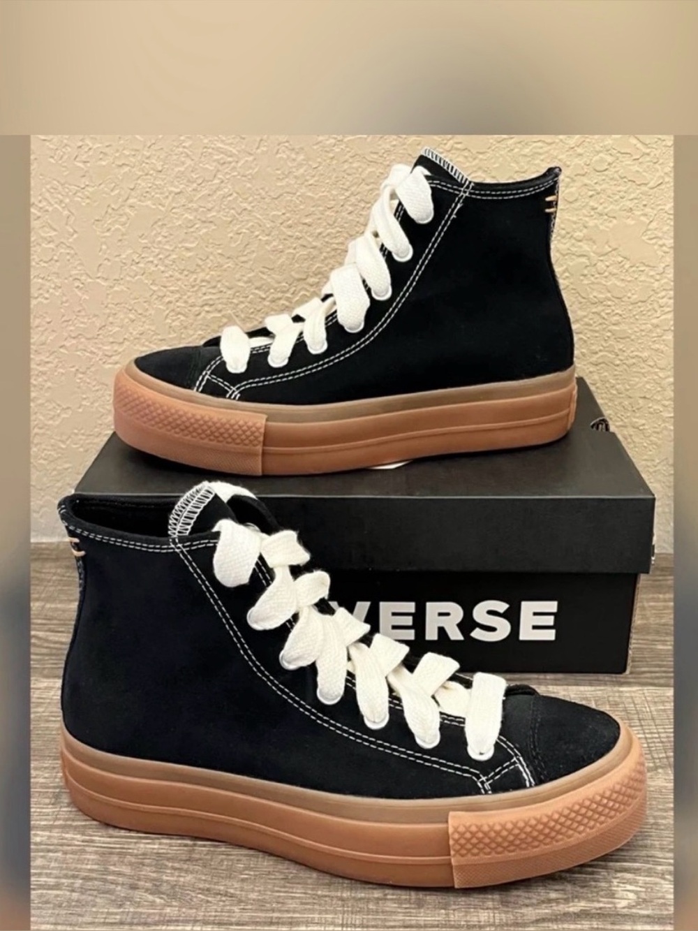 Converse Women's Chuck Taylor All Star Lift Platform Gum Sole Shoes-Size 7